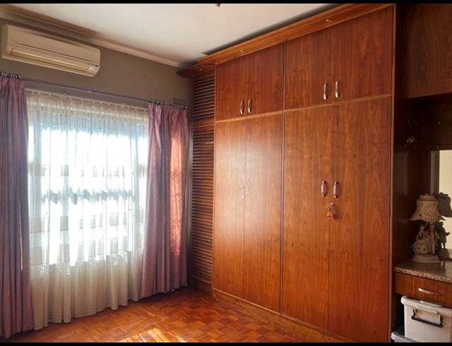 4 BEDROOM HOUSE FOR SALE IN RESERVOIR HILLS